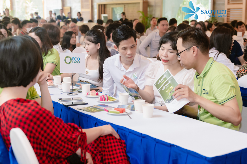 Tư vấn khách hàng 